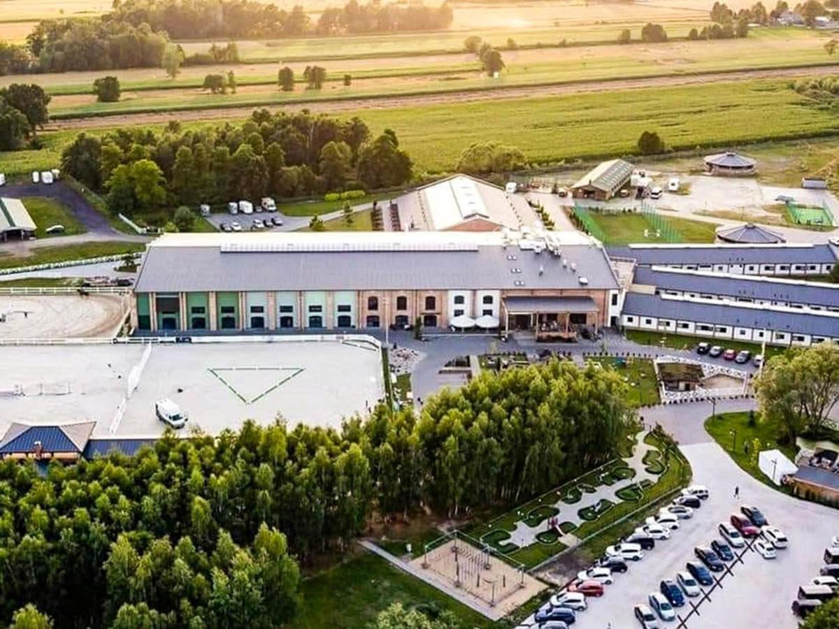 Salio Equisport Resort Стрыкув Экстерьер фото