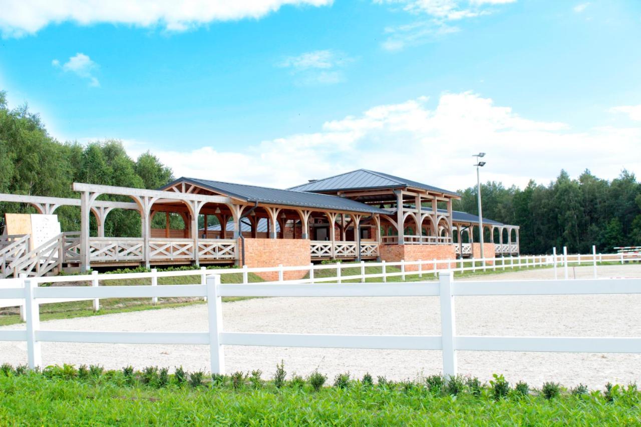 Salio Equisport Resort Стрыкув Экстерьер фото